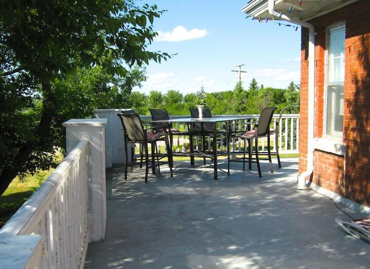 Wakamow Heights Bed And Breakfast Moose Jaw Exterior foto